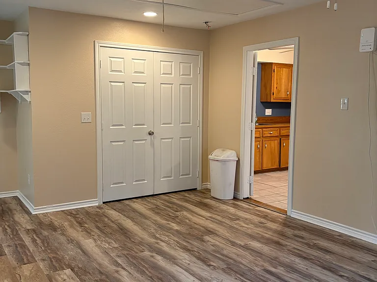 4111 Shawnee Cir — Photo 13