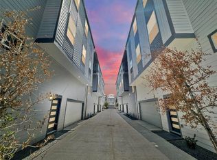 1221 W 16th St #C, Houston, TX 77008