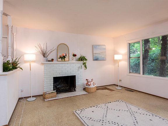 5th image of 1102 Michigan Drive