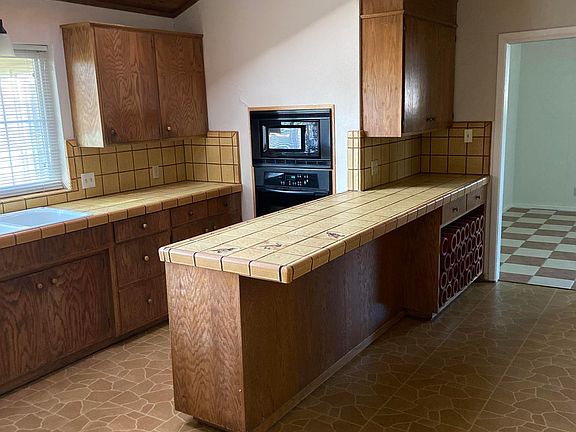 4th image of 2224 W Sheridan Way