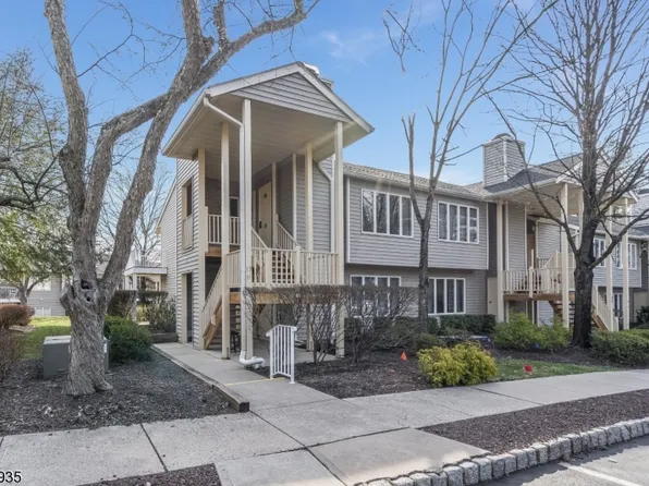 12 Westchester Ter, Clinton Twp., NJ 08801