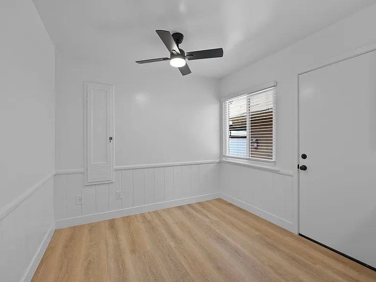 2426 N Buena Vista St #CC — Photo 5