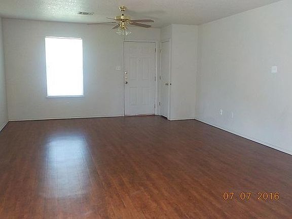 2nd image of 2700 Alma Dr #B