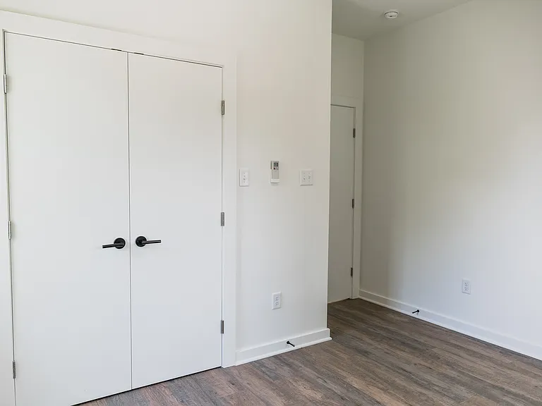 1260 Parkwood Ave — Photo 30