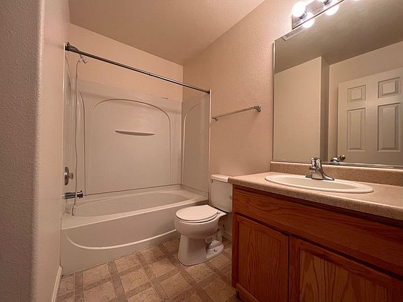 5th image of 605 Starlite Dr Unit D