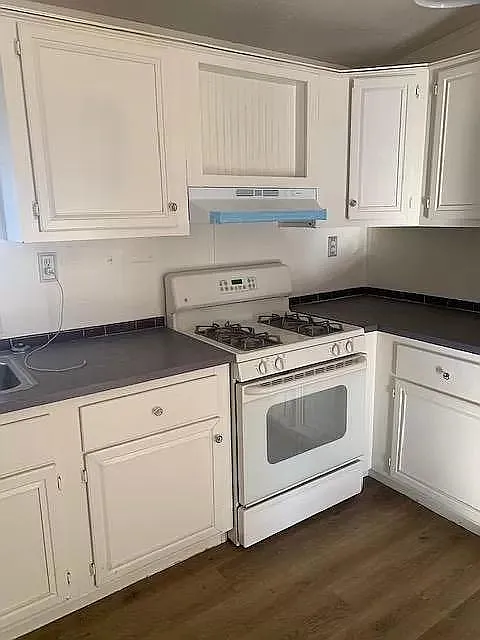 3 bed, 1100 sqft, $1,734 — Photo 4