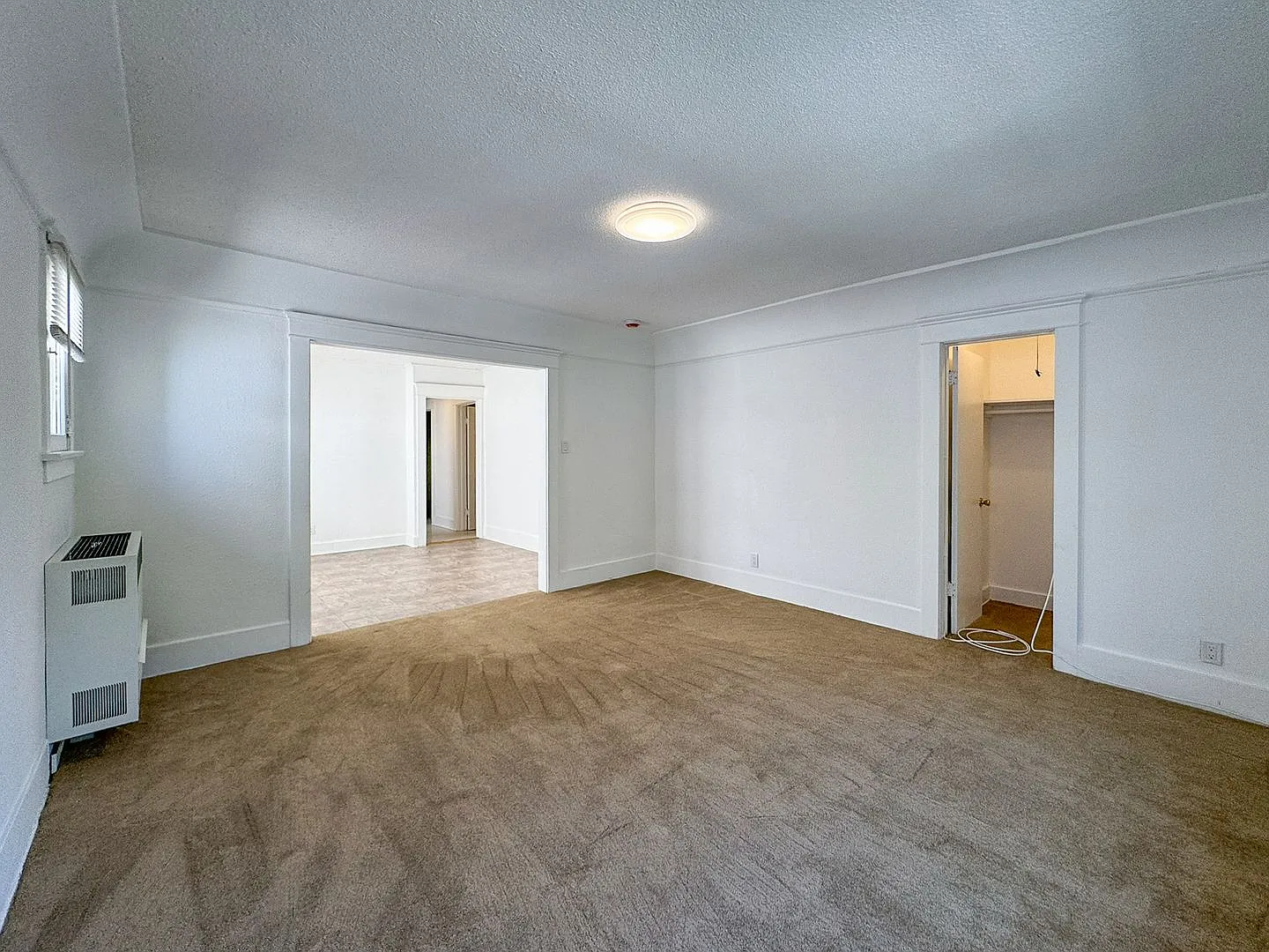 Wilshire Center Neighborhood | Upstairs 1 Bed 1 Bath Plus Bonus Room — Photo 1