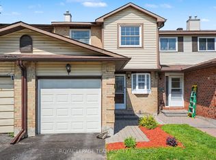 42 Sundback Ln, Ottawa, ON K2L 2W8
