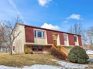 4480 Thornbark Dr, Hoffman Estates, IL 60192