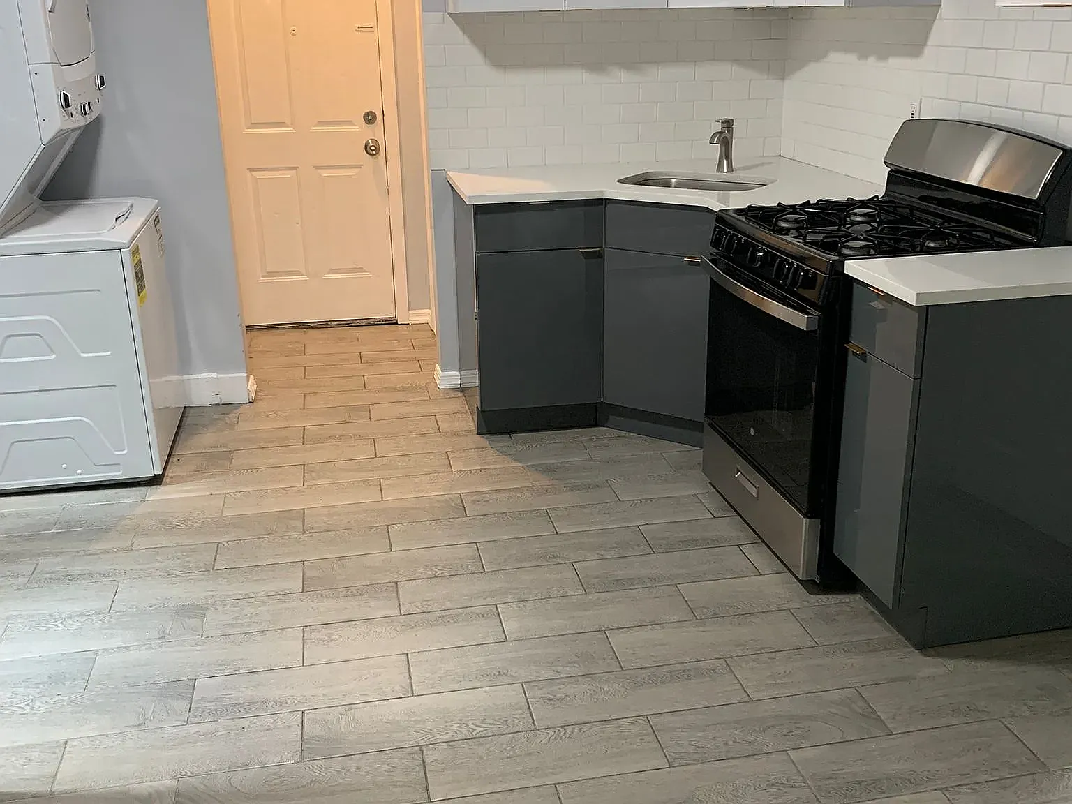 2 bed, $2,000 — Photo 1