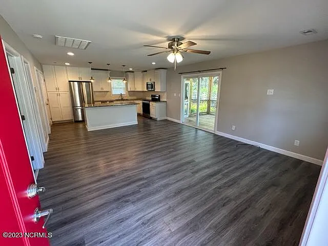 2 bed, 1.0 bath, $1,700 — Photo 4
