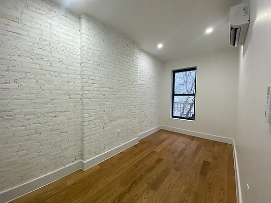 Rented by Suzuki Capital LLC | media 12