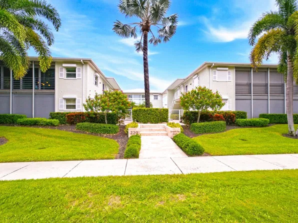 229 7th Ave S APT 201, Naples, FL 34102