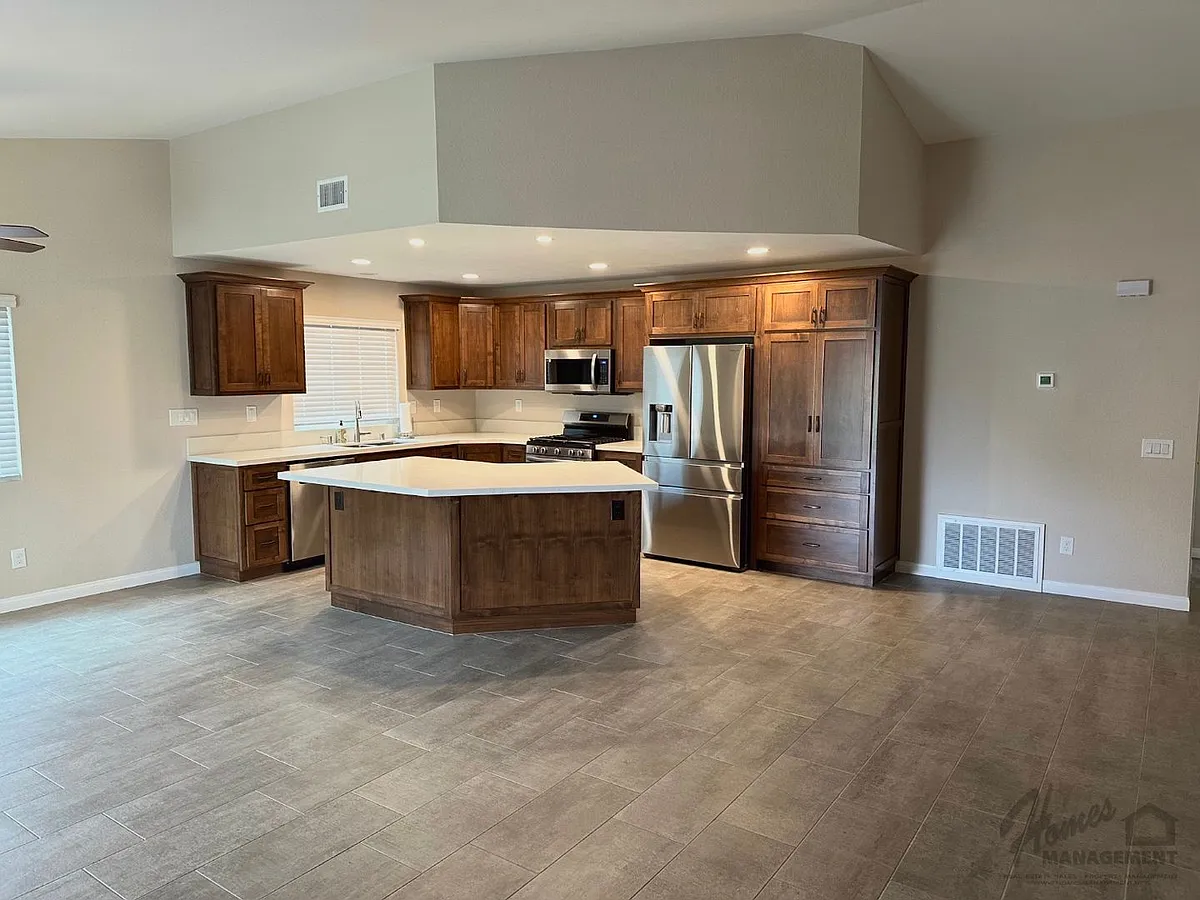 Building Photo - 610 Sunset Ct