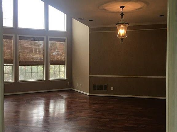4th image of 1108 Vail Ct