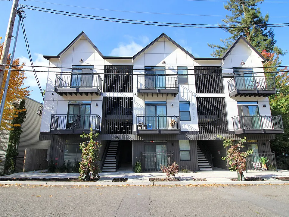 Building Photo 4