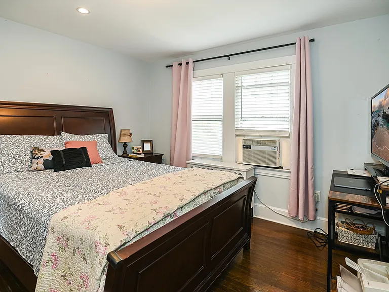 669 Doremus Ave — Photo 12