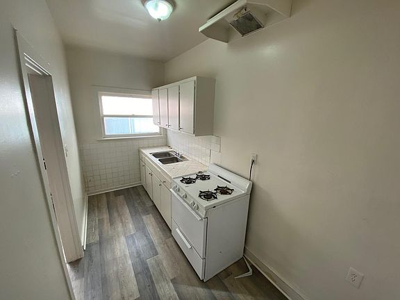 5th image of 438 Union Dr #304