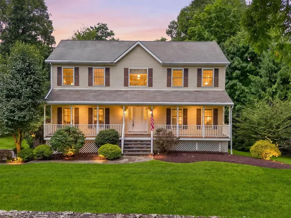 1 Stonefield Court, Cortlandt Manor, NY 10567