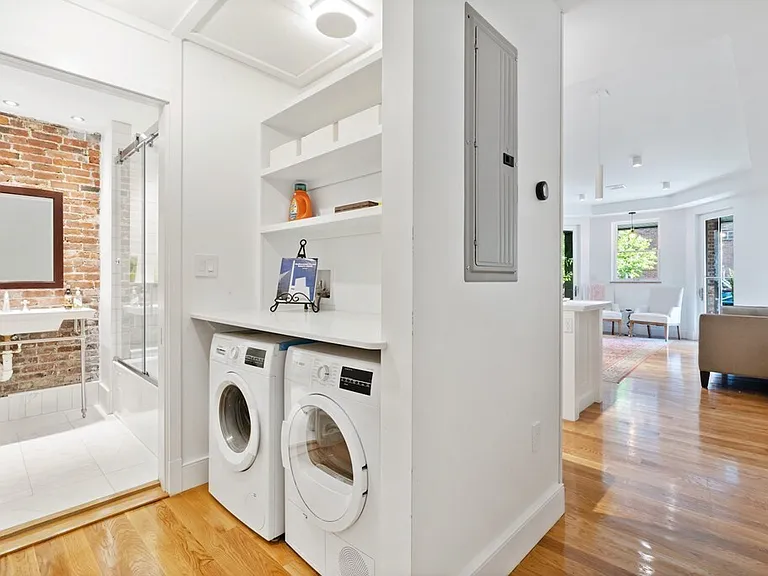 15 Regent Cir — Photo 11