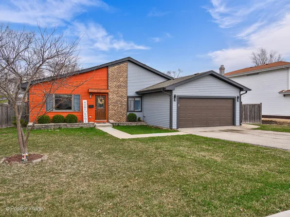 530 Morgan Ln, Hoffman Estates, IL 60169