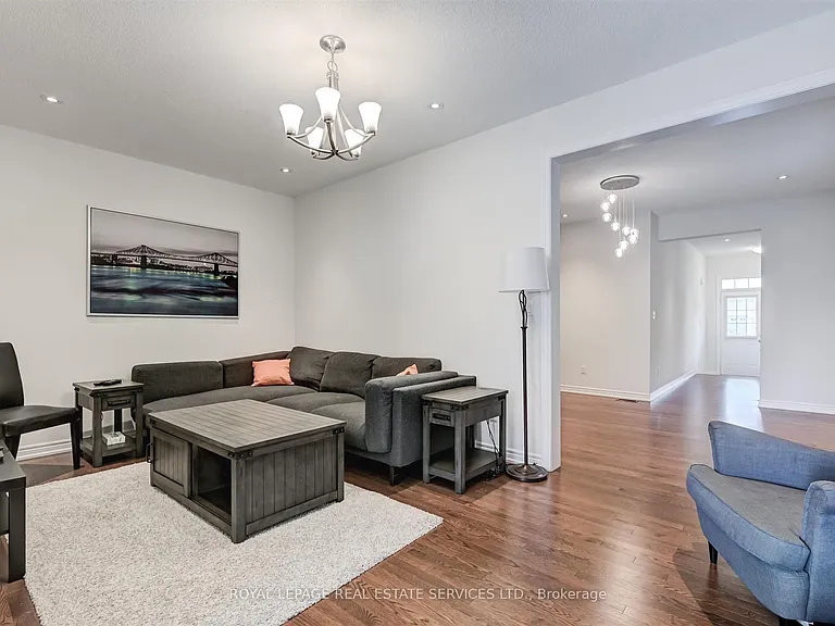 27 Erinview Ter — Photo 5