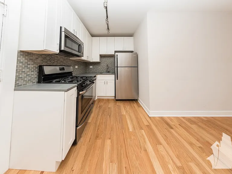 2422 N Kedzie Blvd — Photo 7