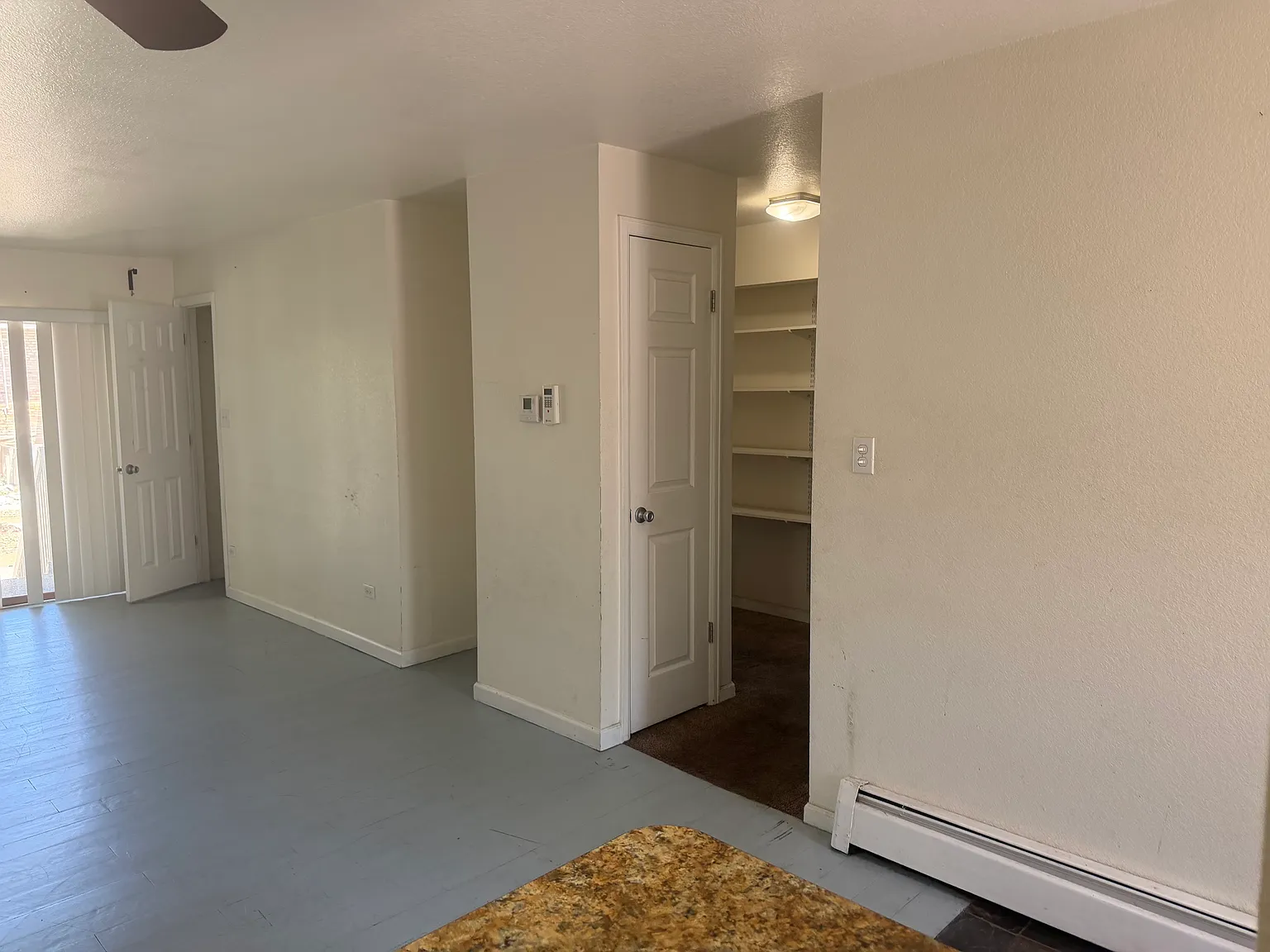 2 bed, 839 sqft, $1,900 — Photo 2