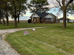 1282 County Road 425, Windsor, IL 61957