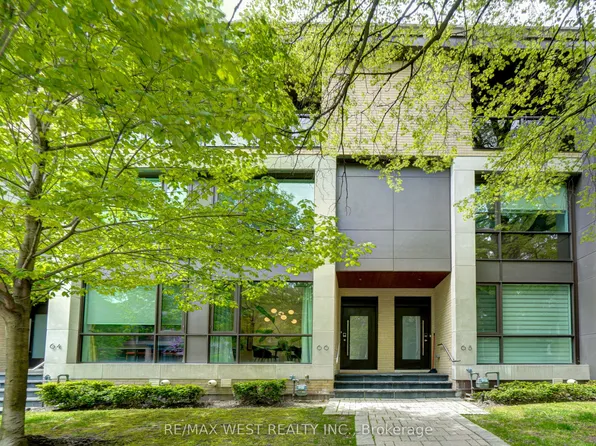 66 Havelock St #11, Toronto, ON M6H 0C4