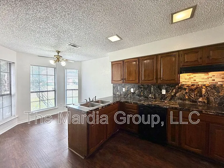 13339 Fall Manor Dr — Photo 3