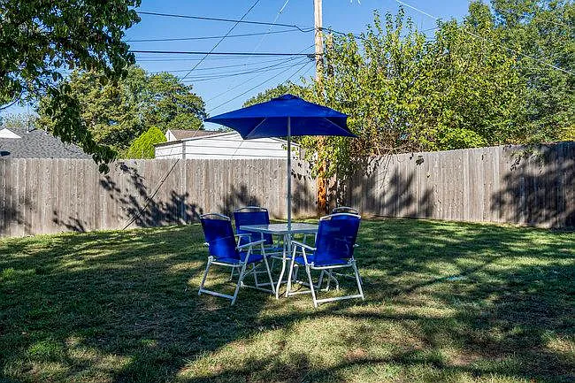 S Sandusky Ave — Photo 16