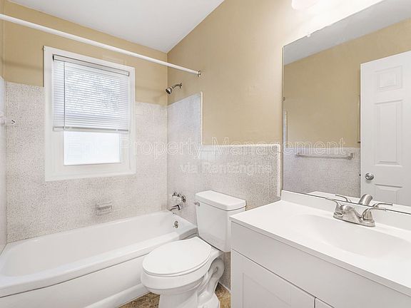 4th image of 51623 Mound Rd #C
