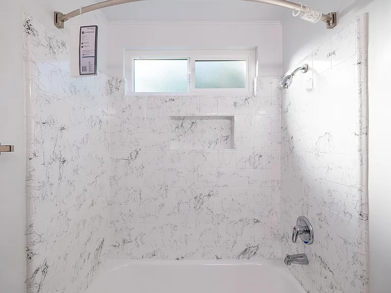 5542 Newcastle Ave #8 — Photo 5