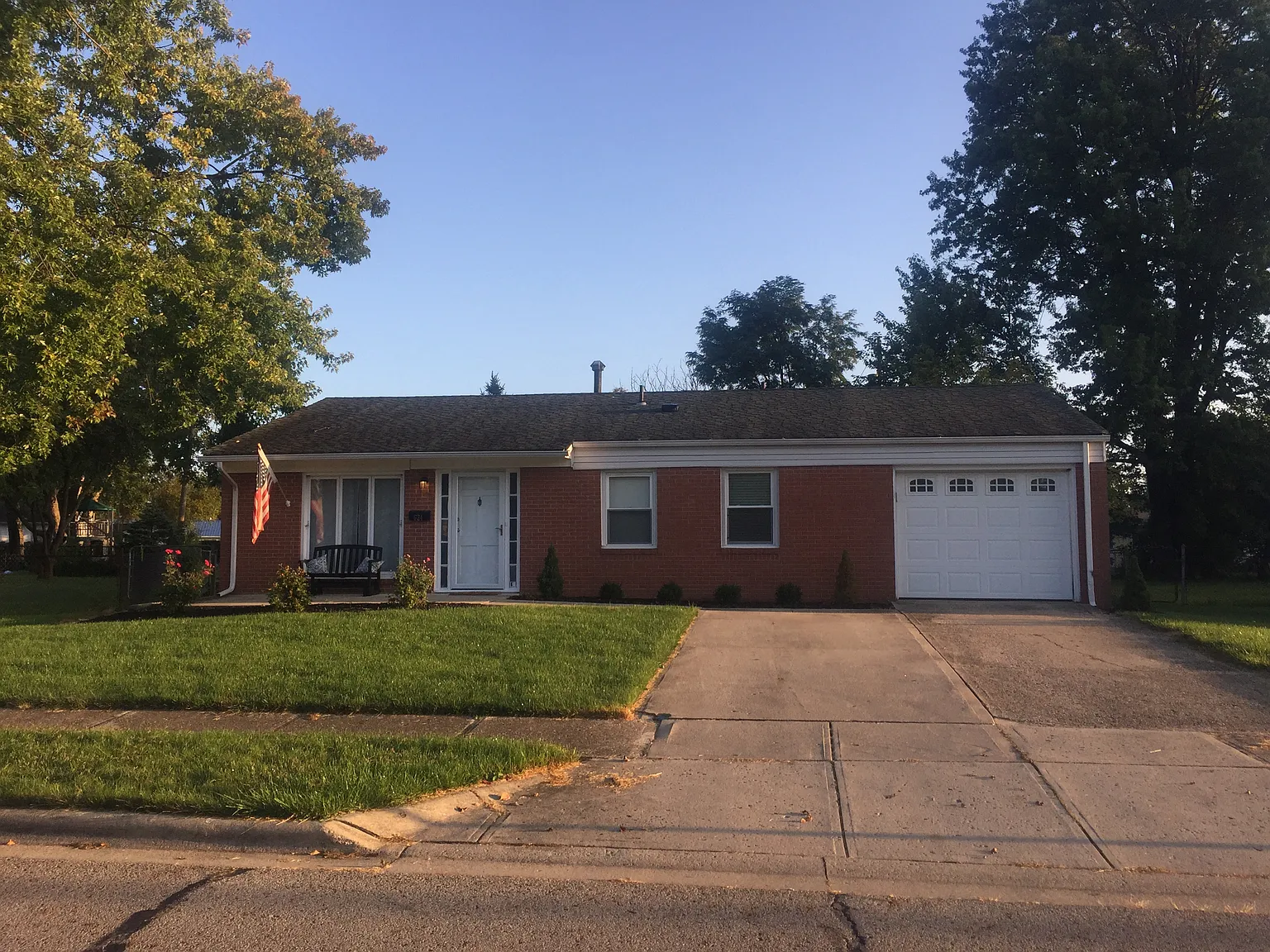 624 King George Ave photo 1