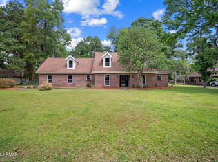 11 Chesterfield Dr, Beaufort, SC 29906