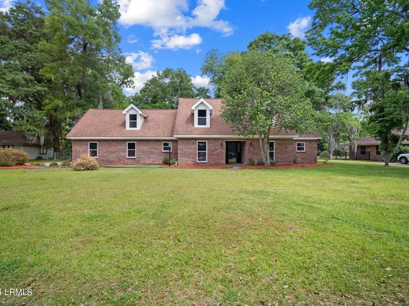 11 Chesterfield Dr, Beaufort, SC 29906