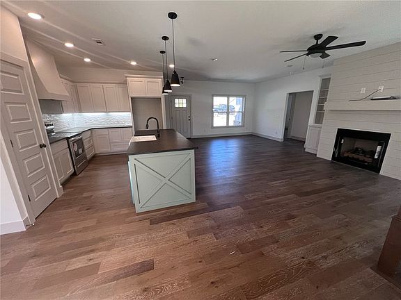 2nd image of 14 Norman Ln