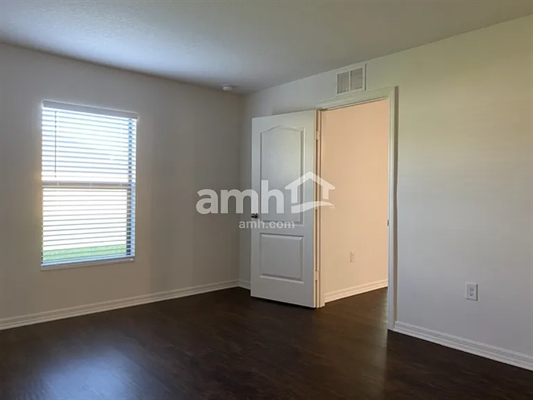1122 Brenton Leaf Dr — Photo 8