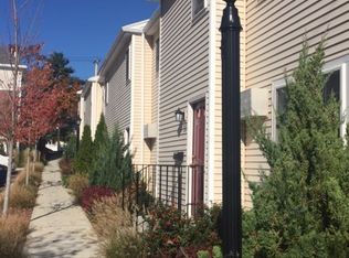 30 Ridgecrest Dr APT C, West Roxbury, MA 02132