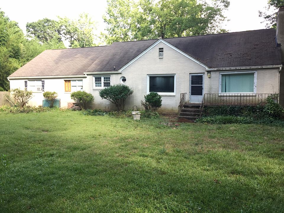 1st image of 11 Woodfern Ct