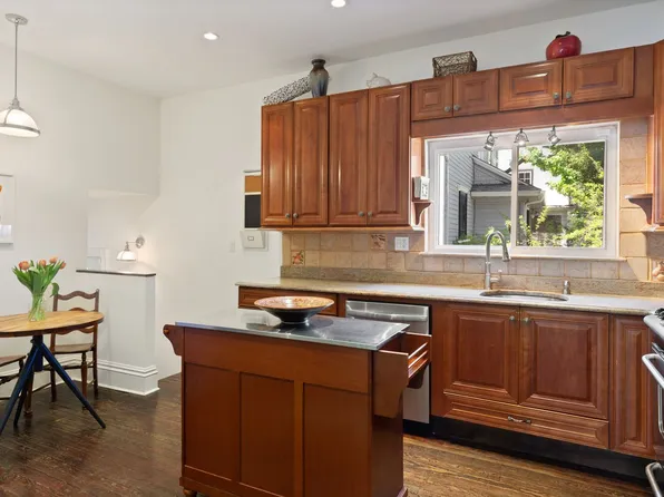 685 East 22nd Street image 12 of 38