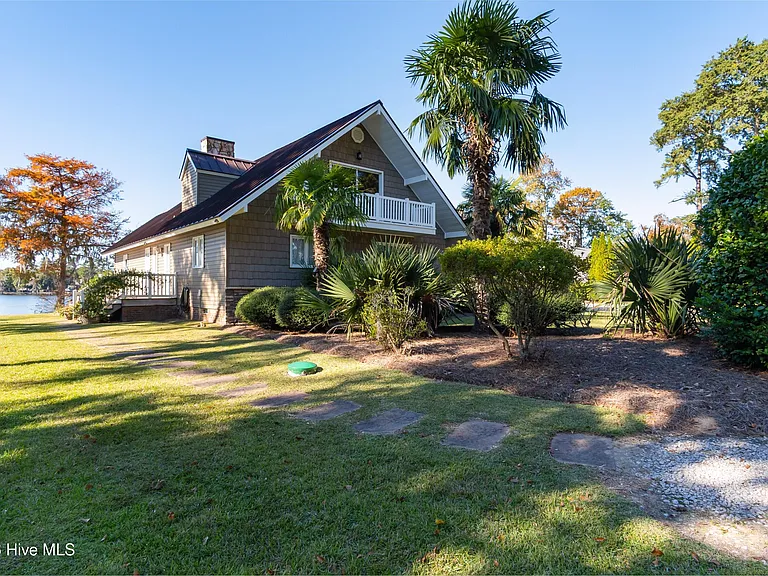 810 Madam Moores Ln #A — Photo 5