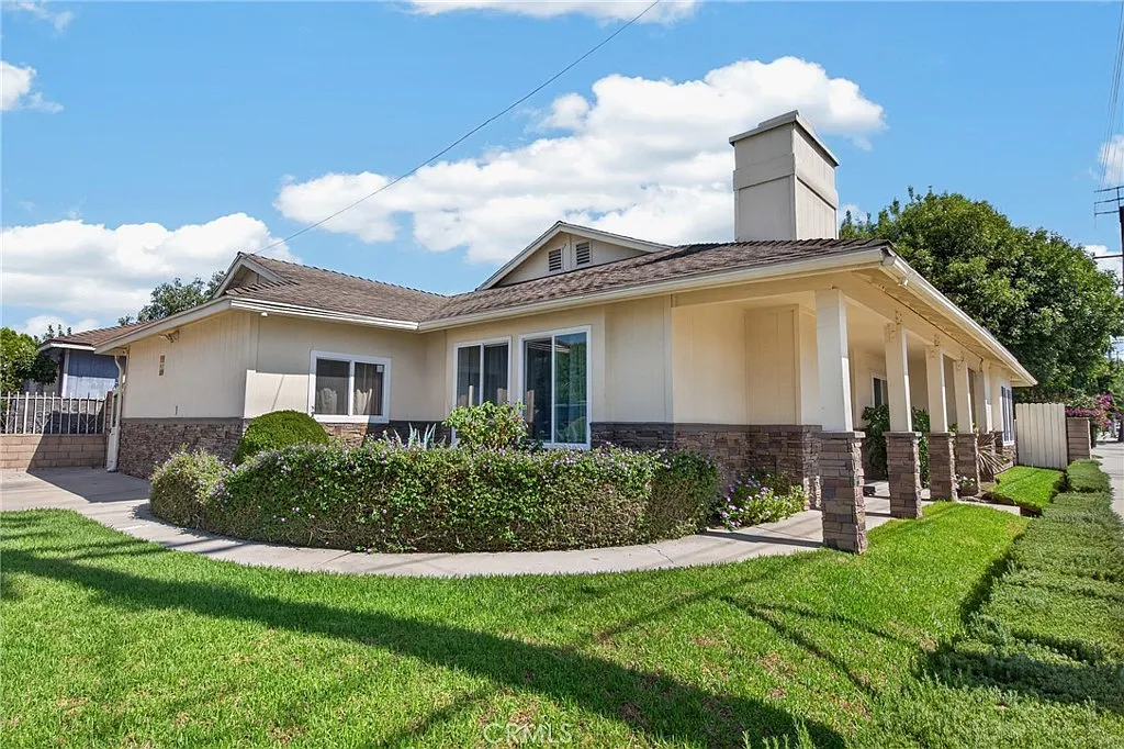 2 bed, 768 sqft, $2,000 — Photo 1