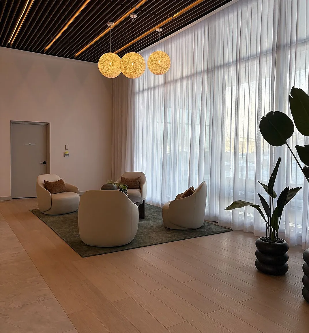 2 bed, $2,350 — Photo 4