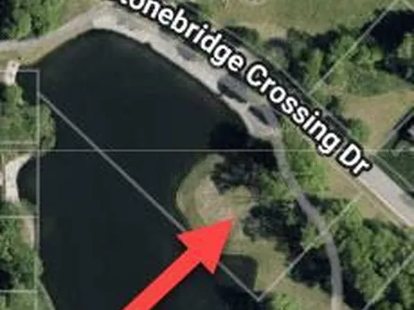 58 Stonebridge Crossing Dr, Maryville, IL 62062