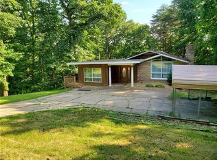 2510 Woodbine Rd, Aliquippa, PA 15001