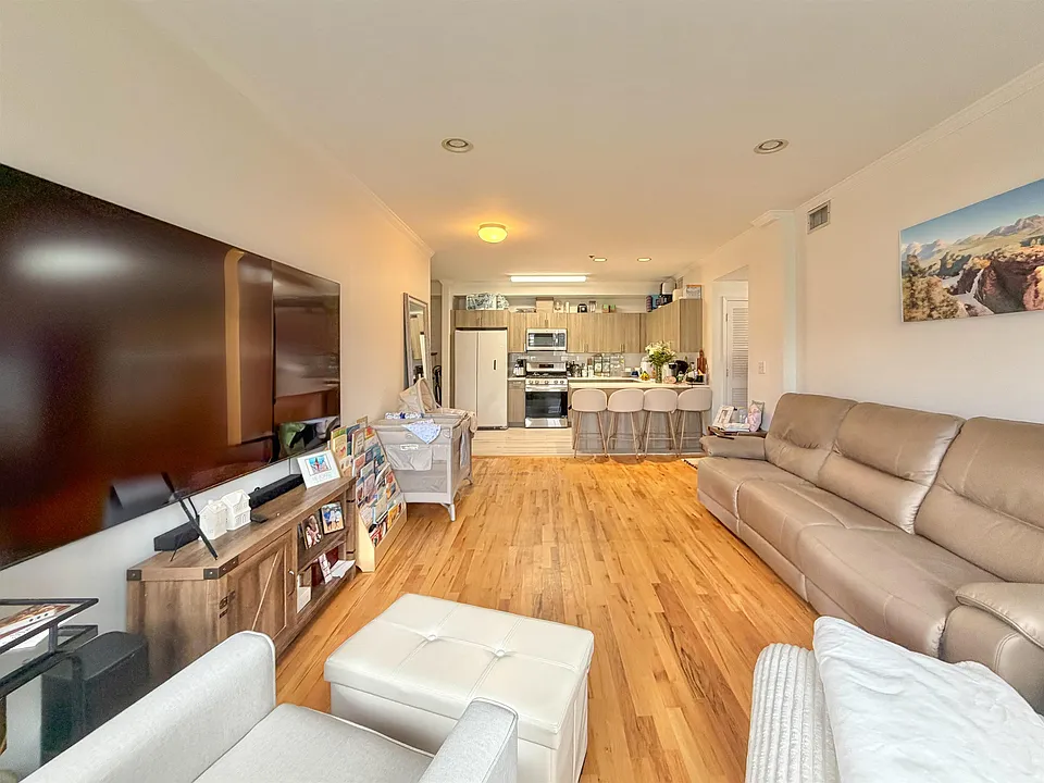 205-207 Madison St #2B