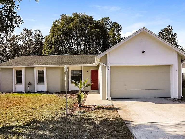 392 Panama Cir — Photo 1