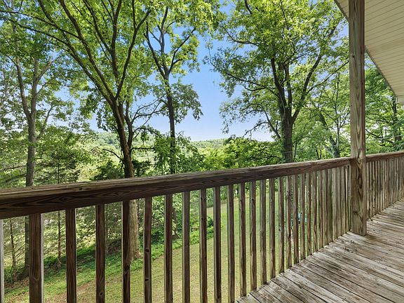 3rd image of 1153 Bear Creek Pike